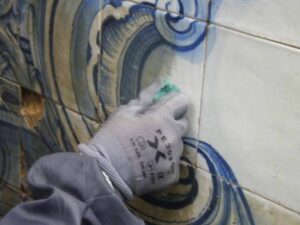 Restoration of azulejo Cleaning