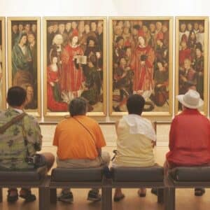 people looking to "paisneis de São Vicente in a Lisbon museum