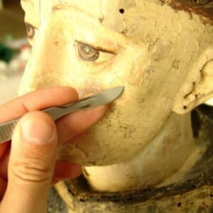 restoration of an polychrome wood sculpture