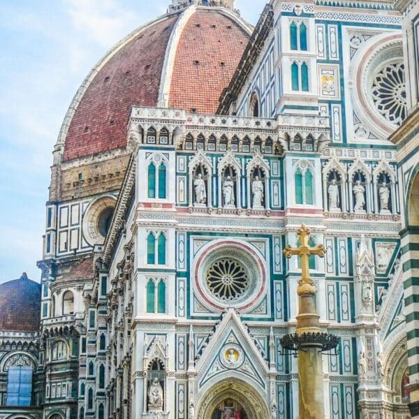 Cover of the Guide to Florence with a detail of the Florence Cathedral